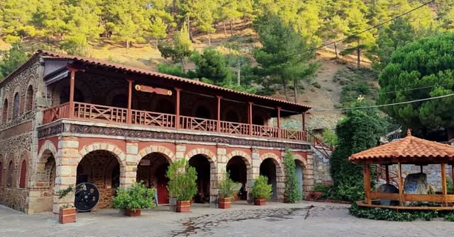 Photo by Lesvos Resin Museum on October 07, 2026. Μπορεί να είναι εικόνα κείμενο.